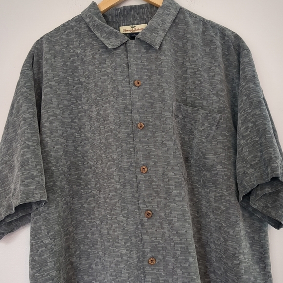 Tommy Bahama Shirt Mens XL 100% Silk Button Down Short Sleeve Beach Preppy - Picture 2 of 9